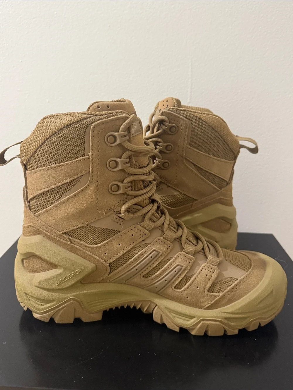 NWOT Merrell Strongfield Tactical Boot - Tan-size men’s 6.5/women’s 8